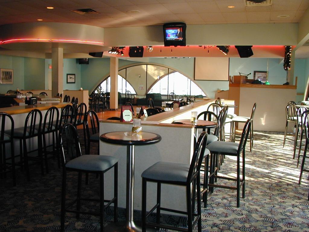 Ramada Plaza Hotel Columbus Restoran gambar